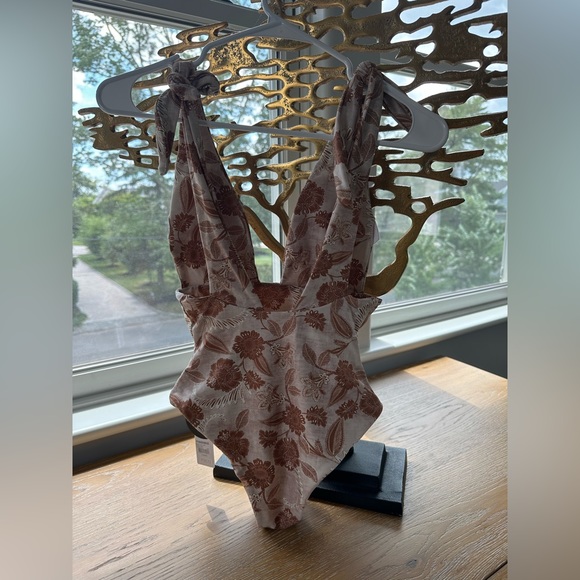 Amuse Society Cheeky One Piece - Picture 3 of 3